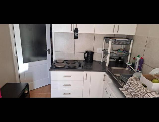 1 BEDROOM PROPERTY TO RENT IN GOODWOOD PARK
